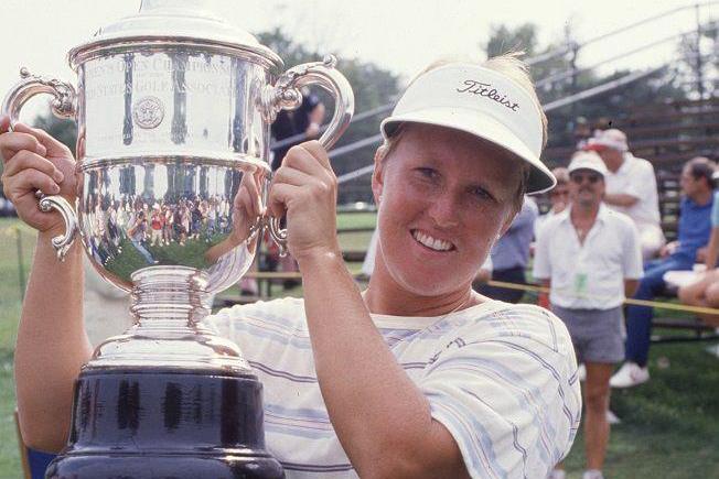 Jane_Geddes_With_US_Open_Trophy_3x2